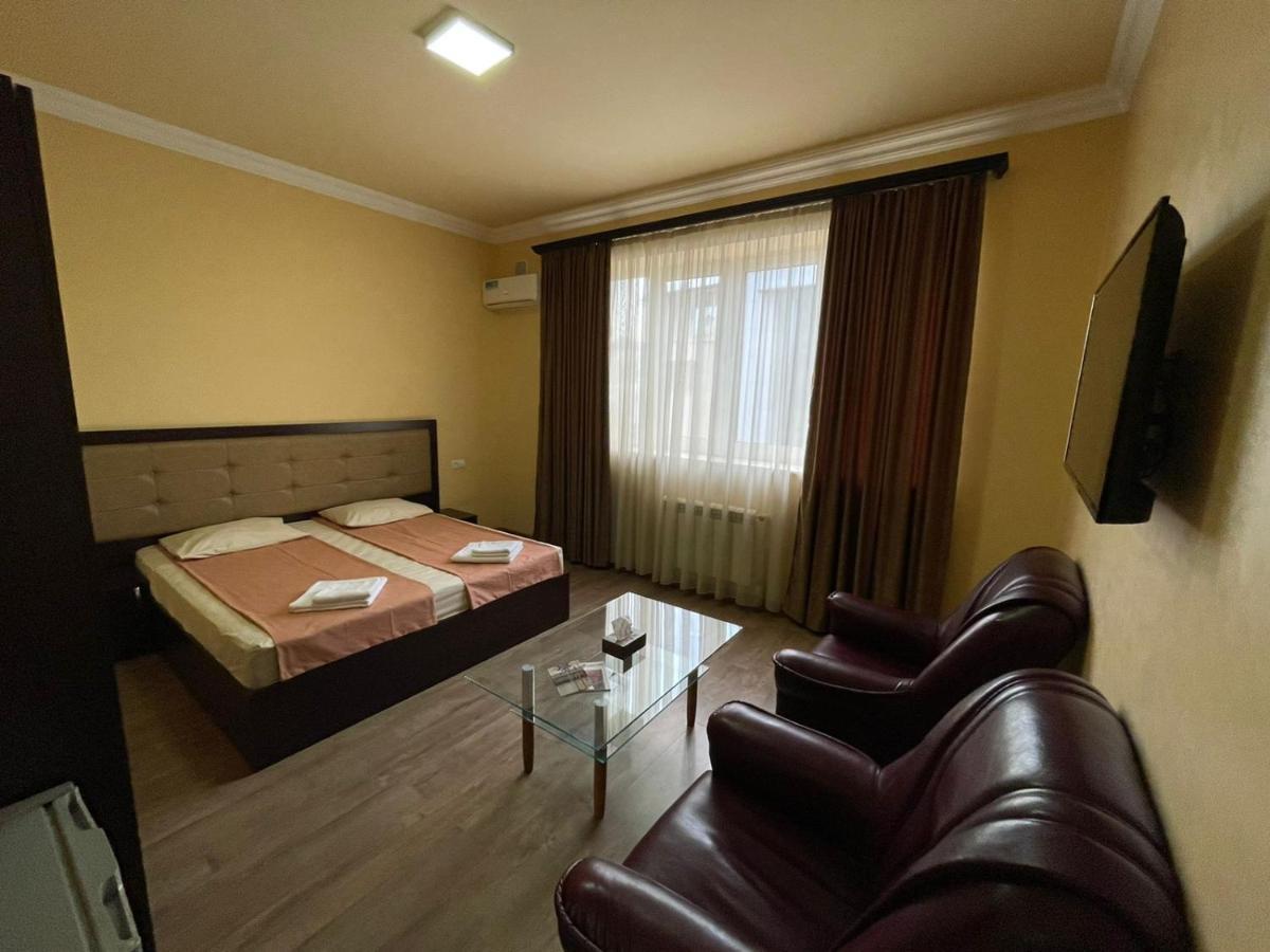 Mbm Hotel Erivan Dış mekan fotoğraf